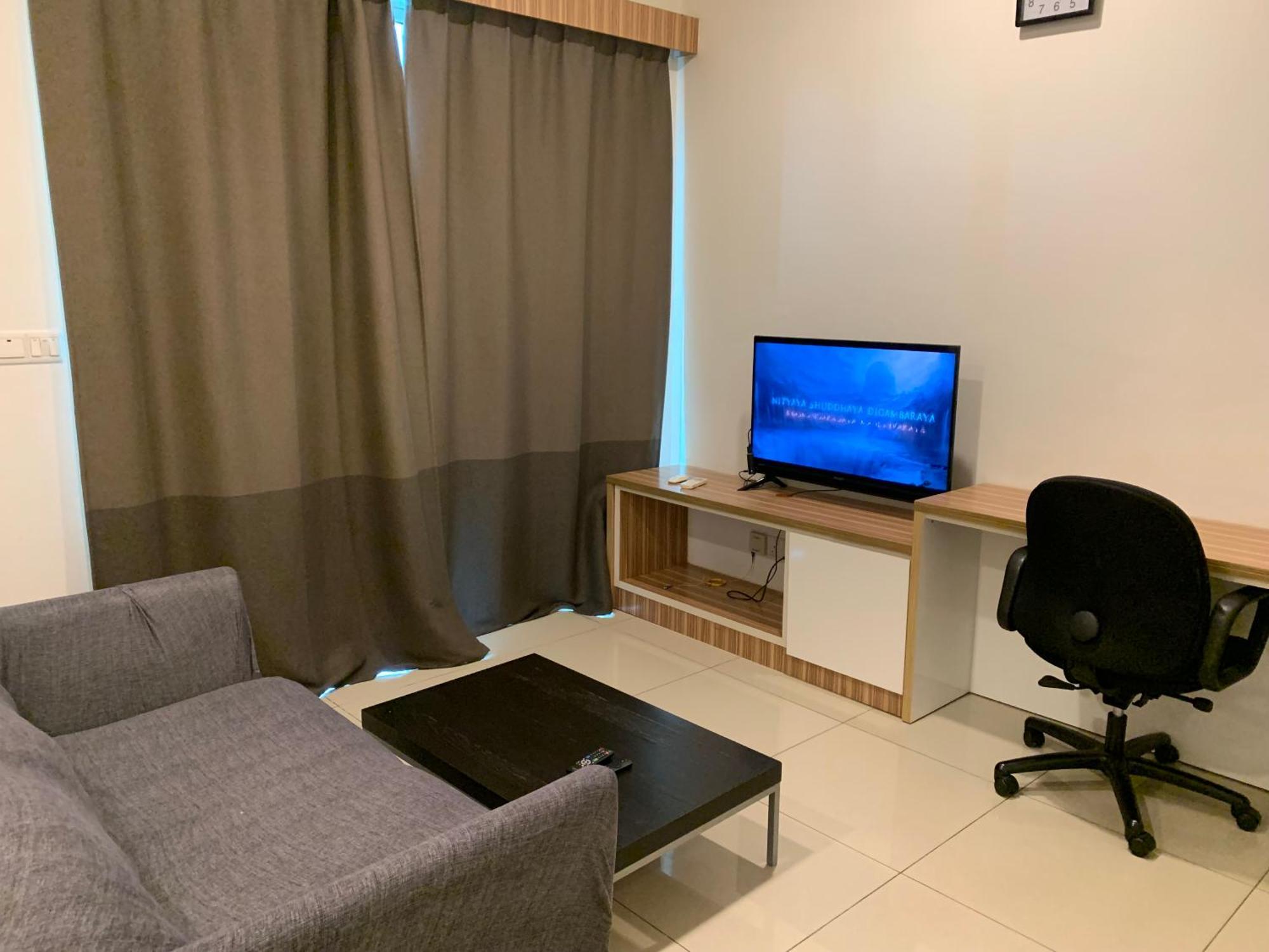 Cybersquare Soho Apartment