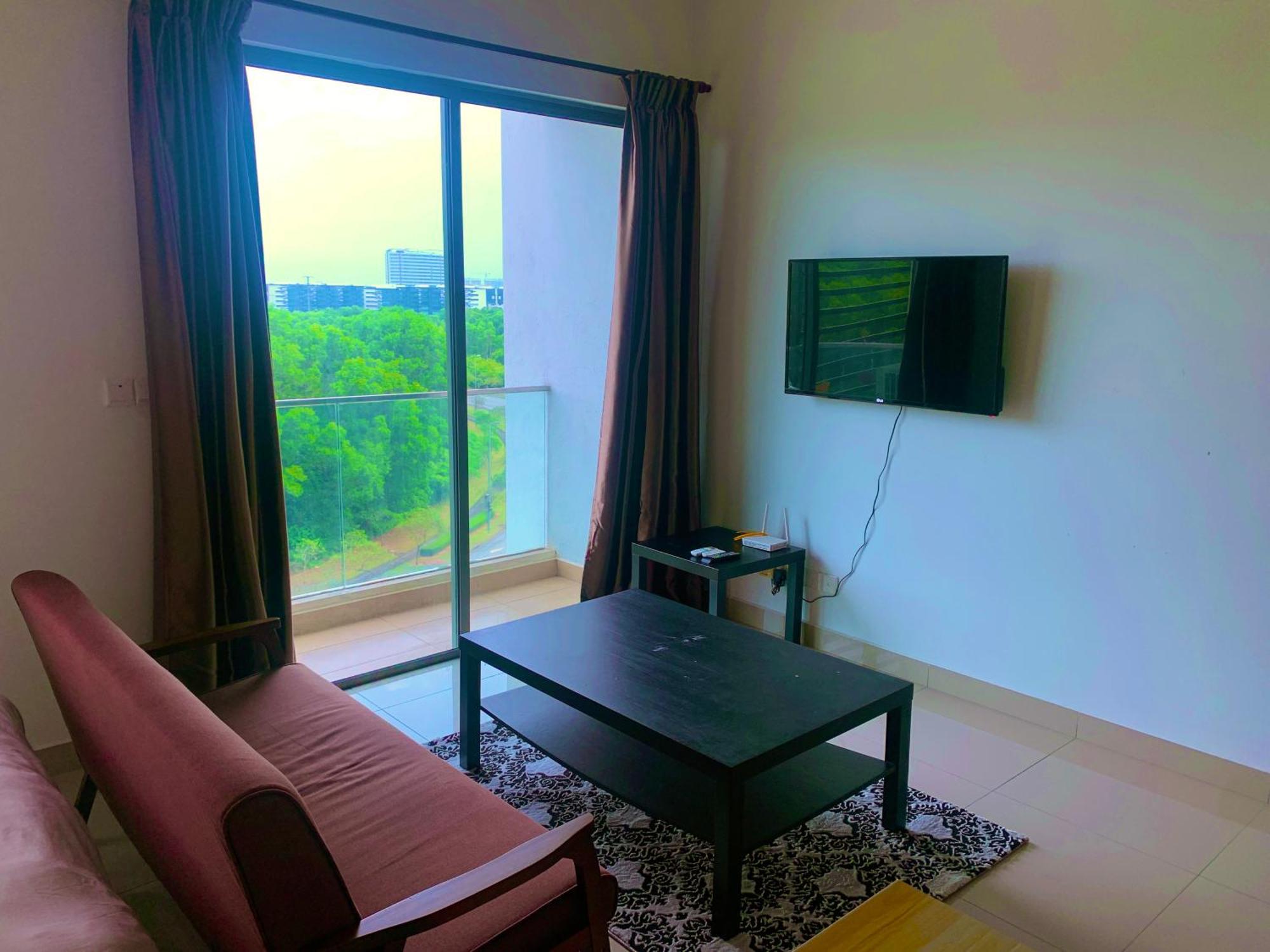 Cybersquare Soho Apartment